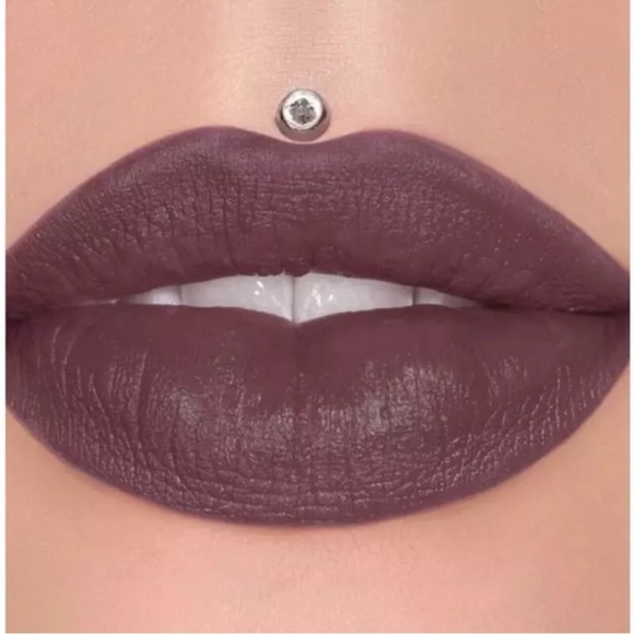 Jeffree Star Velvet Trap Lipstick In The Color Mouse Trap - Picture 4 of 4